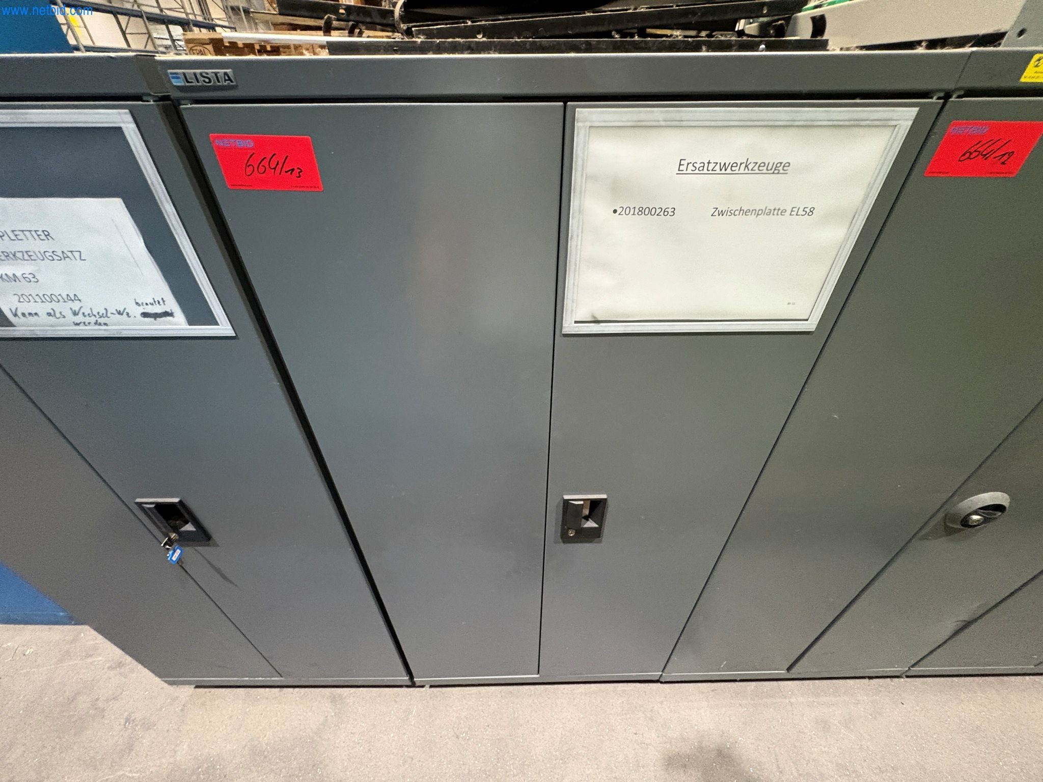 Werkzeugschrank m. Werkzeugaufnahmen